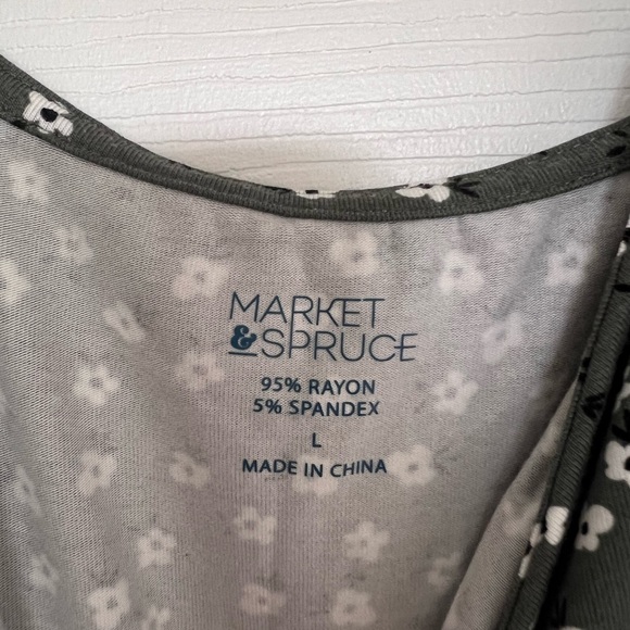 Worn once - market and spruce romper - Picture 3 of 3